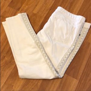 White skinny jeans